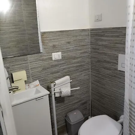 住宿加早餐酒店 Beb Lungo Tiflis Matrimoniale, Quadrupla 2*