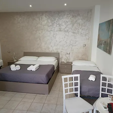 فندق مبيت وإفطار Beb Lungo Tiflis Matrimoniale, Quadrupla 2*