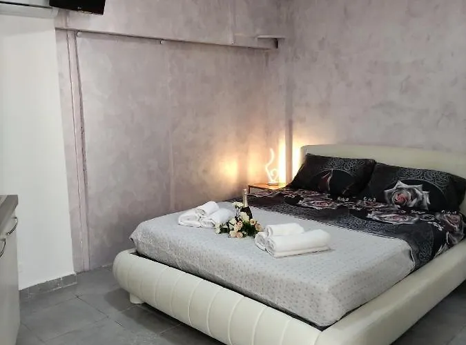 Beb Lungo Tiflis Matrimoniale, Quadrupla 2* Битонто